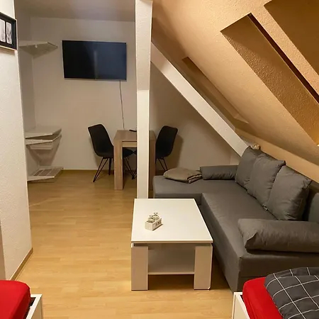 Wieko Leibnizstr. H3, Dg Rechts Daire *